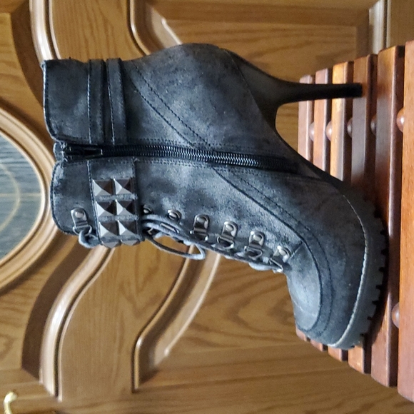 Women's  "ENVY" heeled boots.  NWOT. size 8. - Picture 4 of 8